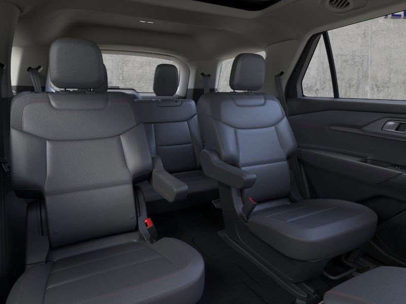 2025 Ford Explorer photo 2