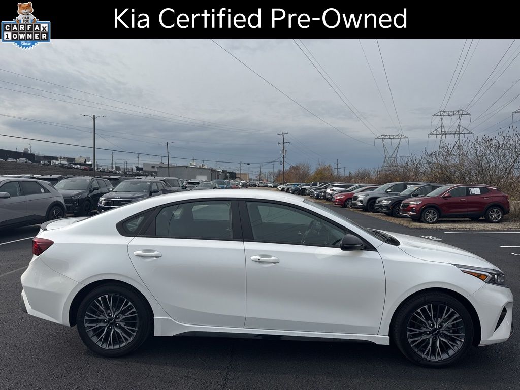 2023 Kia Forte GT-Line's photo