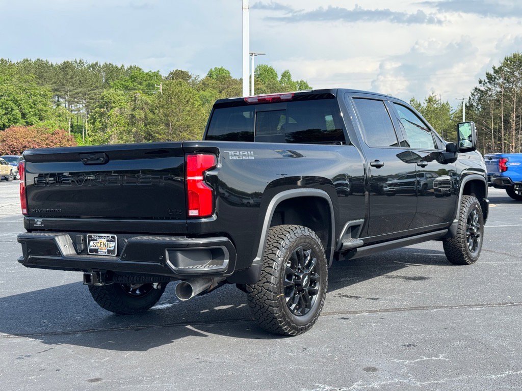 2025 Chevrolet Silverado 2500HD LTZ photo 3