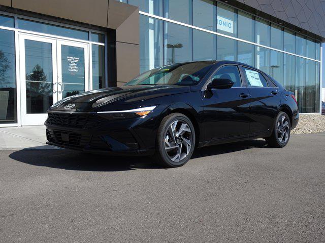 2025 Hyundai Elantra SEL's photo