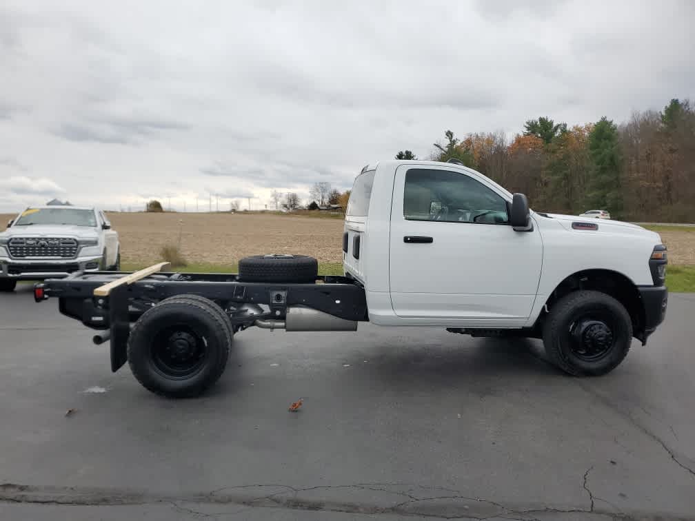 2026 Ram 3500 Tradesman photo 3