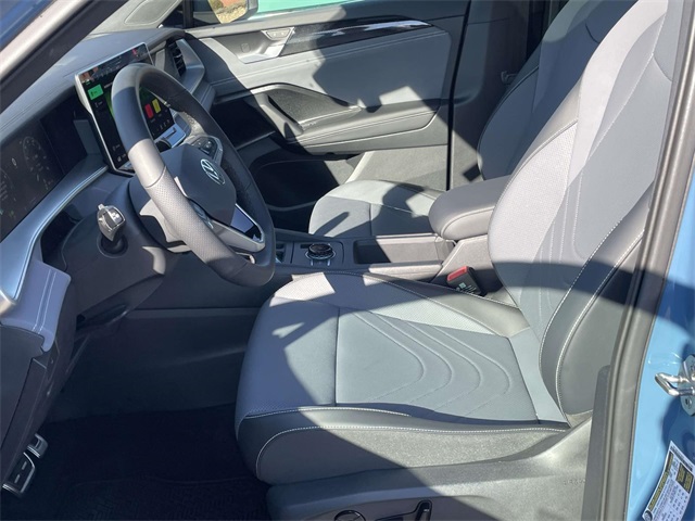 2025 Volkswagen Tiguan SE R-Line Black photo 11