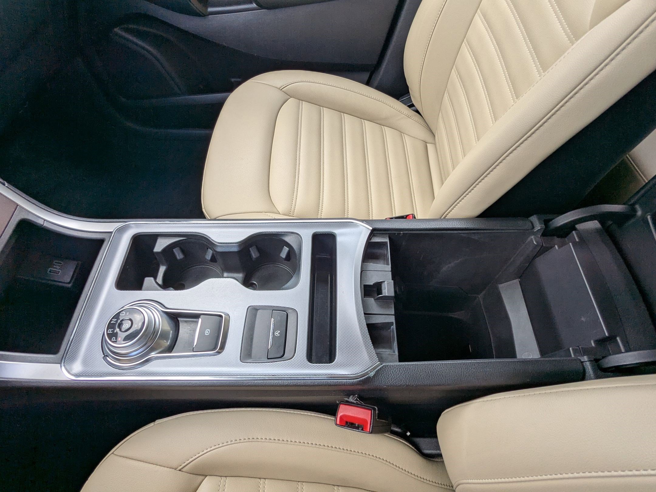 2021 Ford Edge SEL photo 22