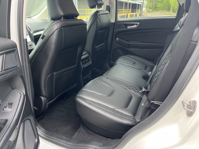 2024 Ford Edge Titanium photo 3