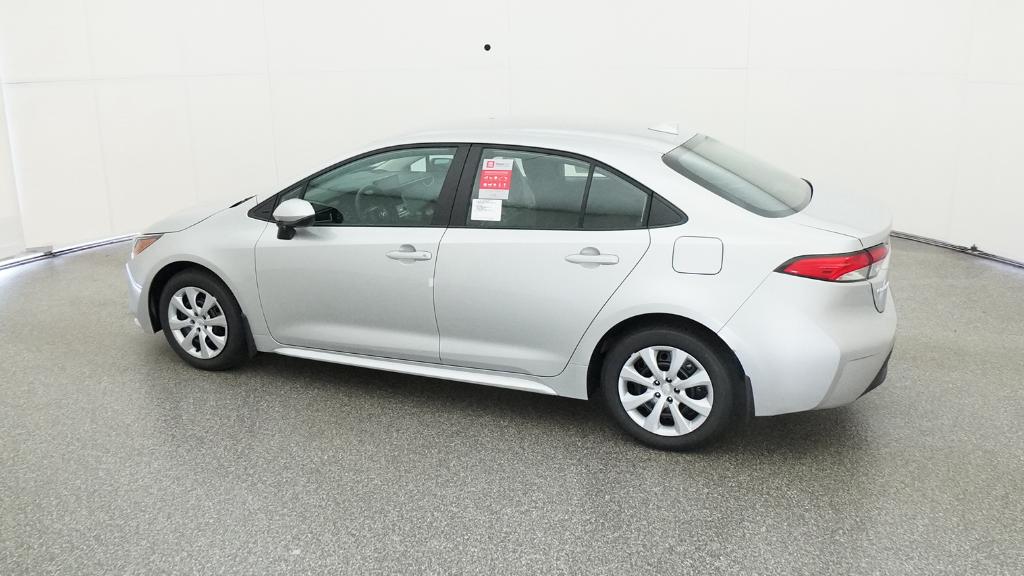 2025 Toyota Corolla LE photo 12