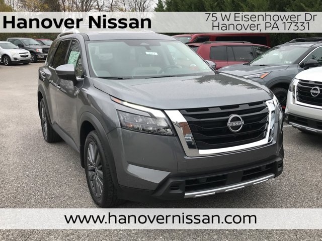 2025 Nissan Pathfinder SL's photo