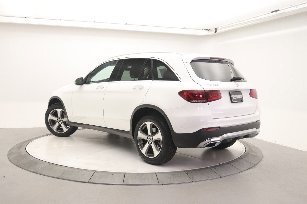 2022 Mercedes Benz GLC 300 photo 2