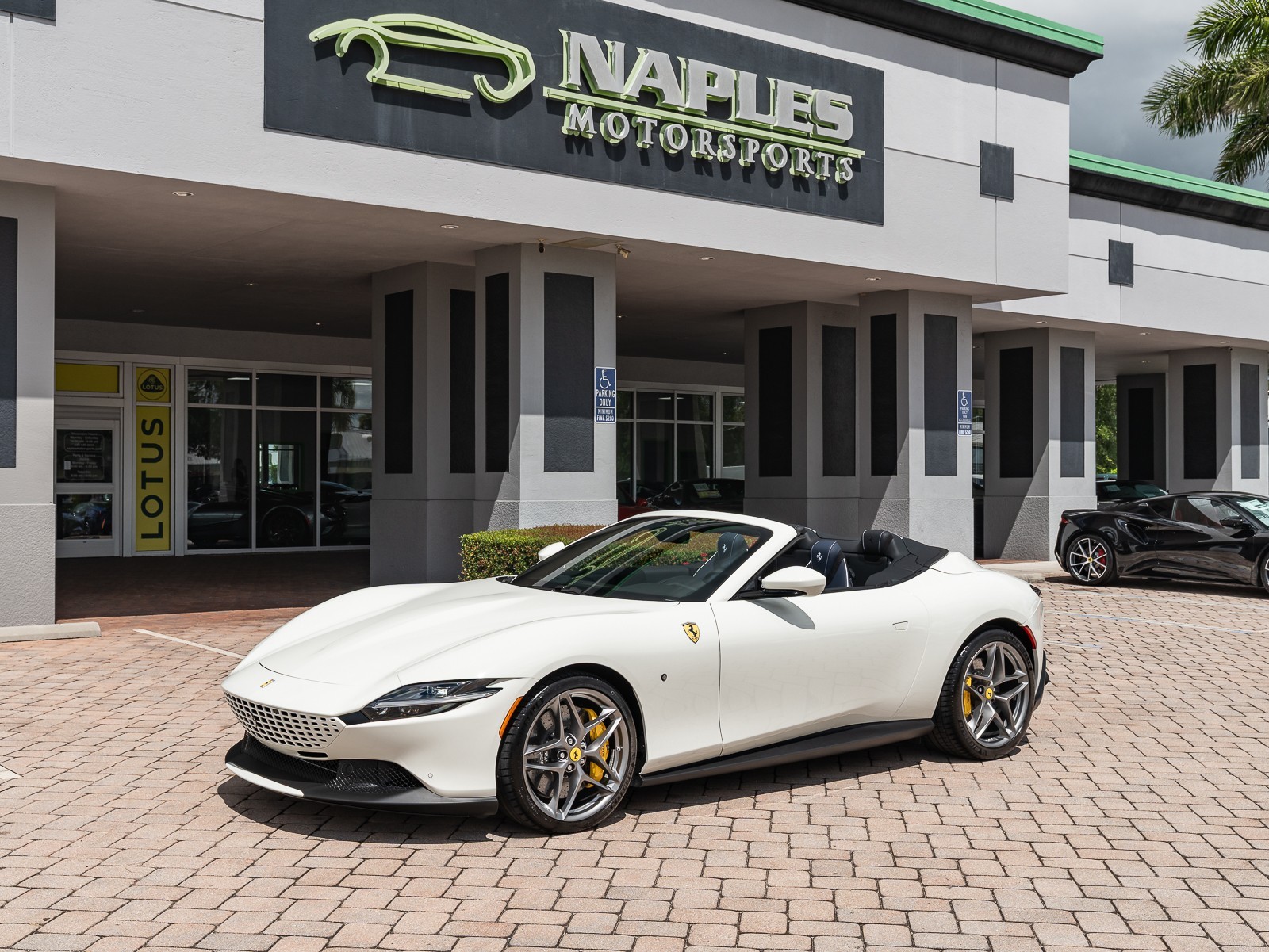 2024 Ferrari Roma Spider photo 21