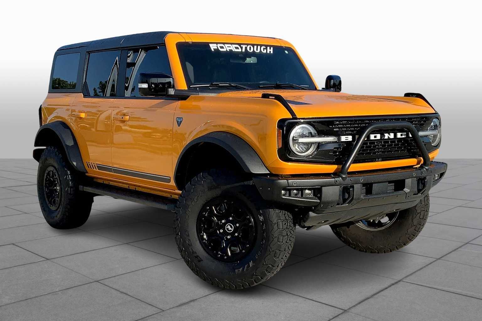 2021 Ford Bronco First Edition photo 2