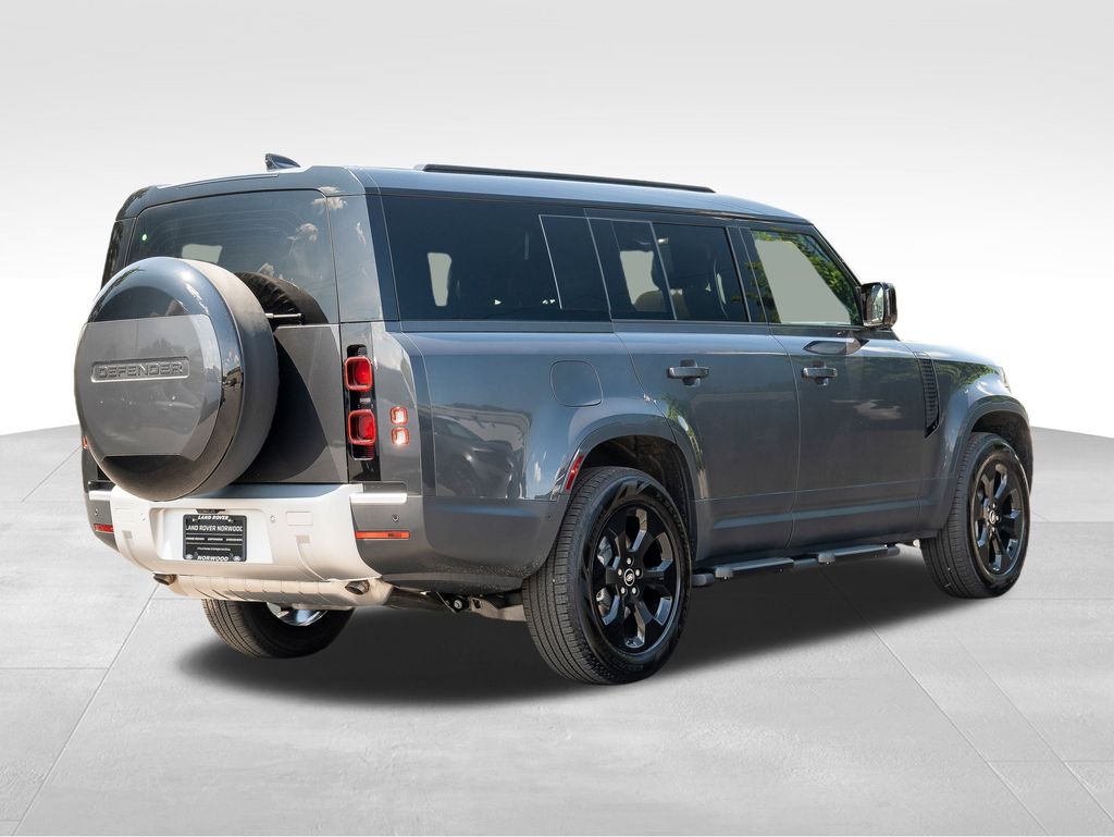 2025 Land Rover Defender 130 S photo 4