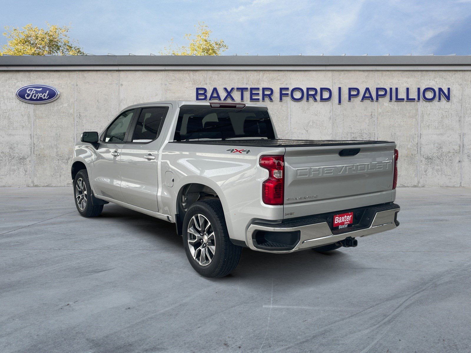 2022 Chevrolet Silverado 1500 LT photo 3
