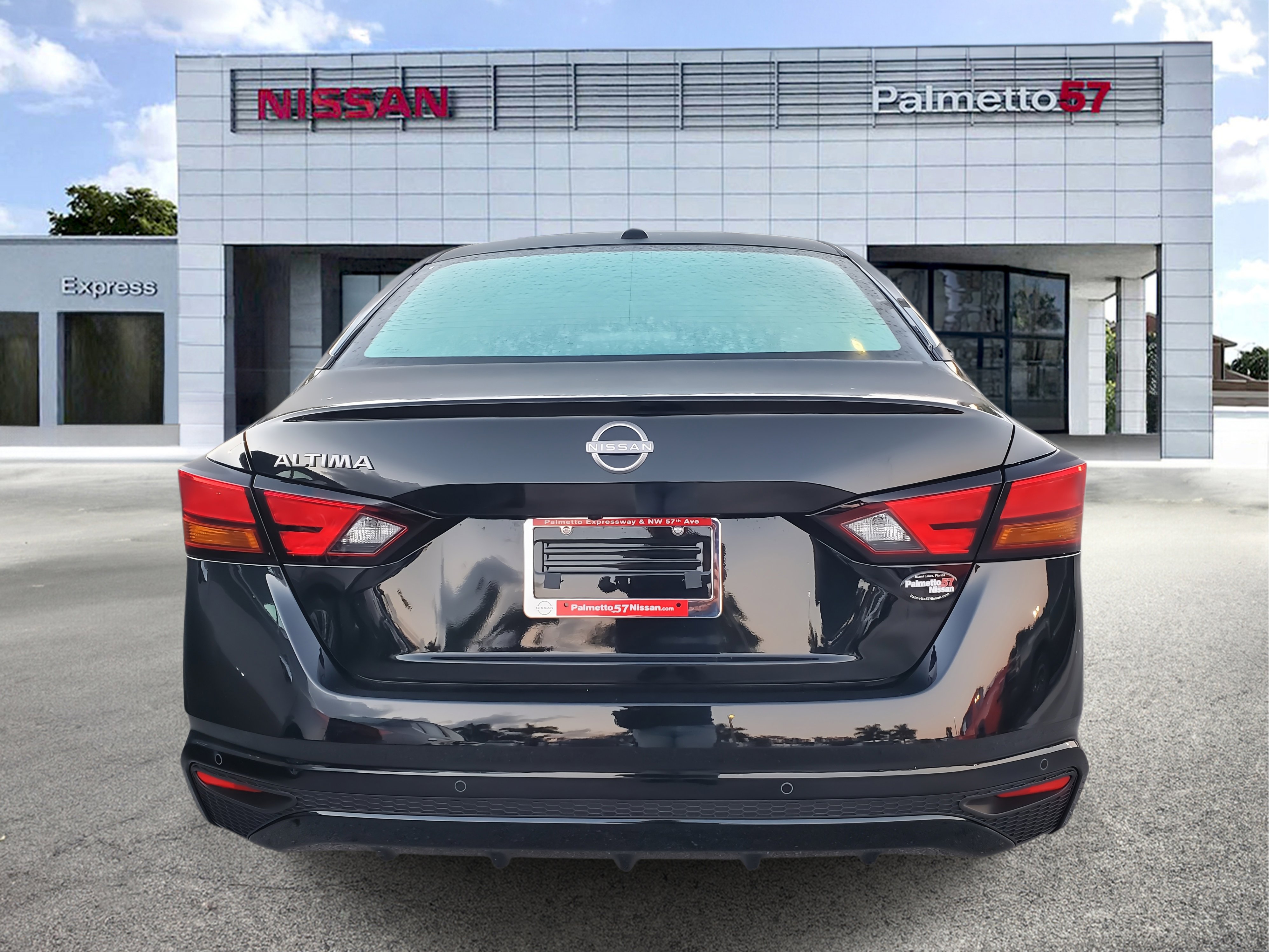 2025 Nissan Altima 2.5 SV photo 4