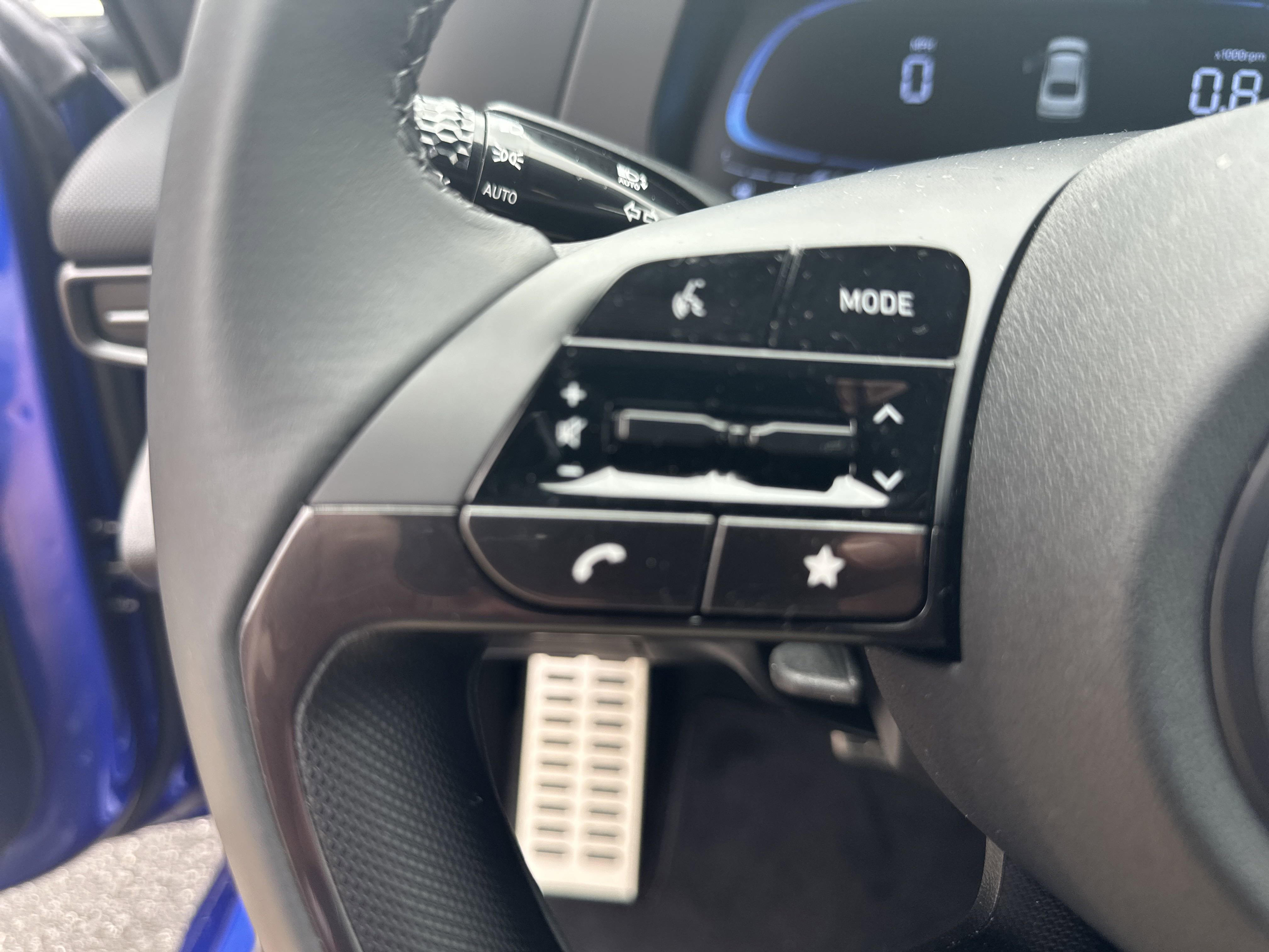 2025 Hyundai Elantra SEL Sport photo 5