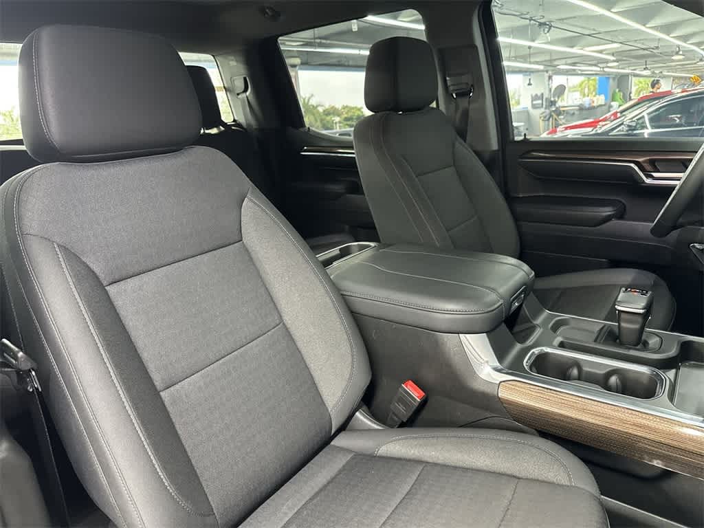 2023 Chevrolet Silverado 1500 RST photo 24