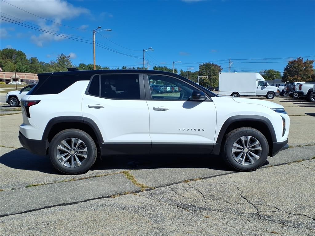 2026 Chevrolet Equinox LT photo 2