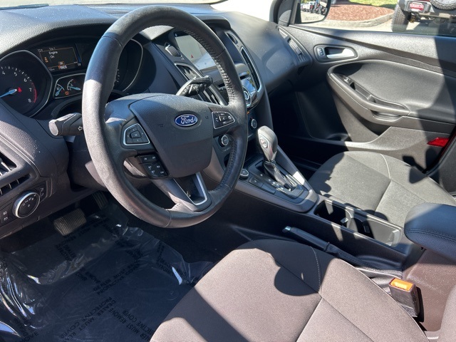 2017 Ford Focus SEL photo 14