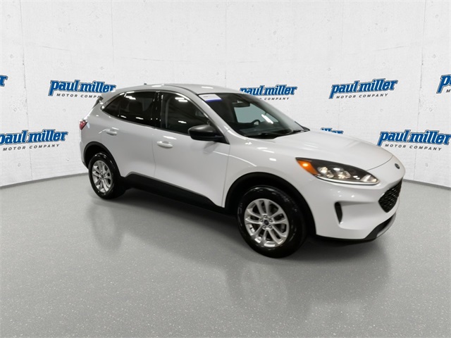 2022 Ford Escape SE photo 2