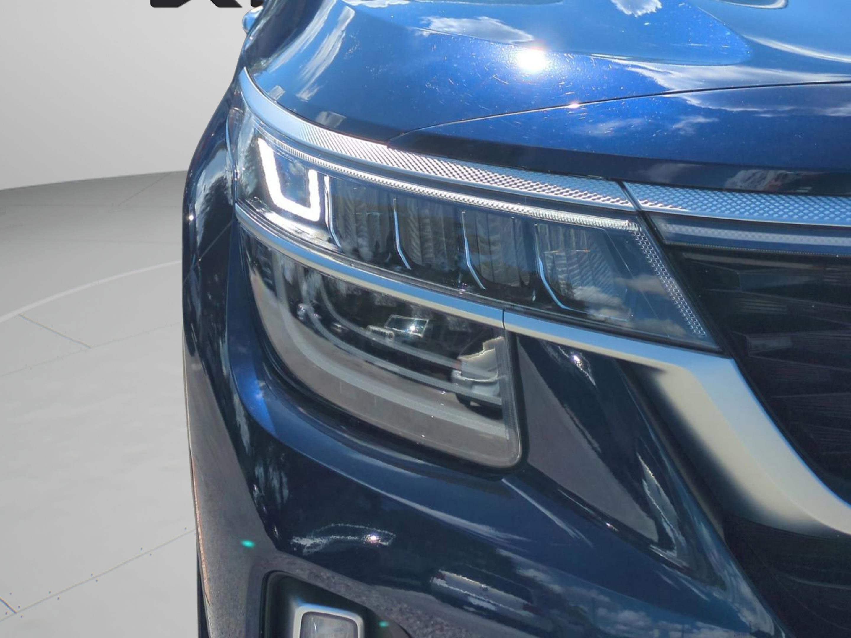 2022 Kia Seltos SX photo 9