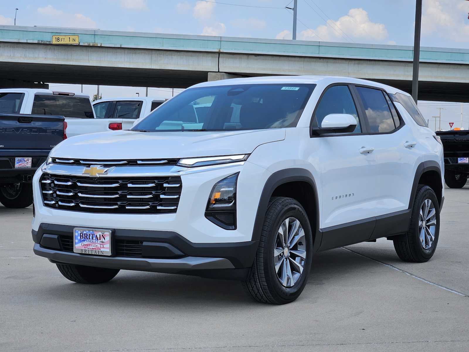 2026 Chevrolet Equinox LT photo 2