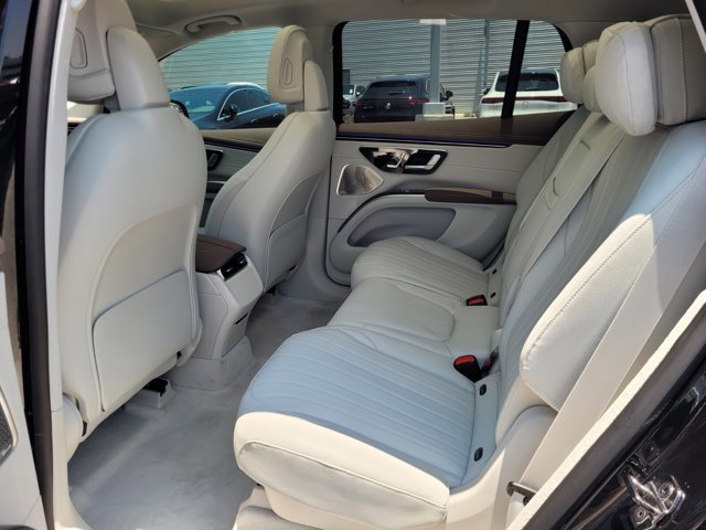 2023 Mercedes Benz EQS-Class SUV photo 16