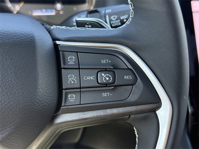 2025 Jeep Grand Cherokee Limited photo 12