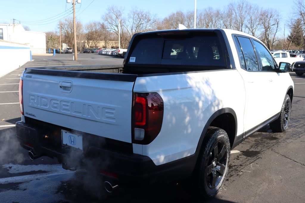 2026 Honda Ridgeline Black Edition photo 5