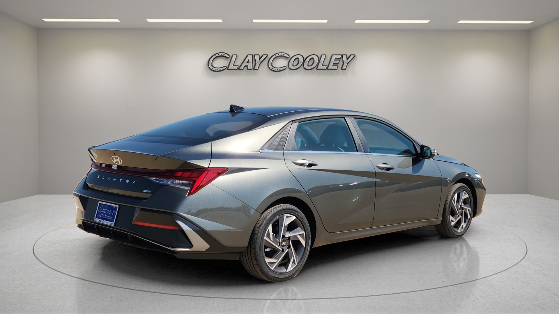 2025 Hyundai Elantra Hybrid Limited photo 2