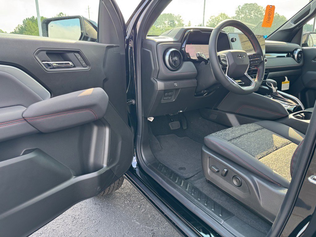 2026 Chevrolet Colorado Z71 photo 9
