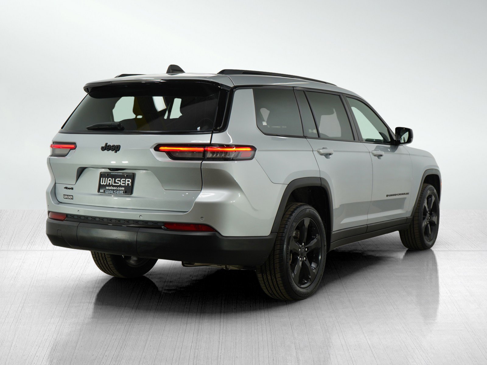 2023 Jeep Grand Cherokee Altitude photo 4