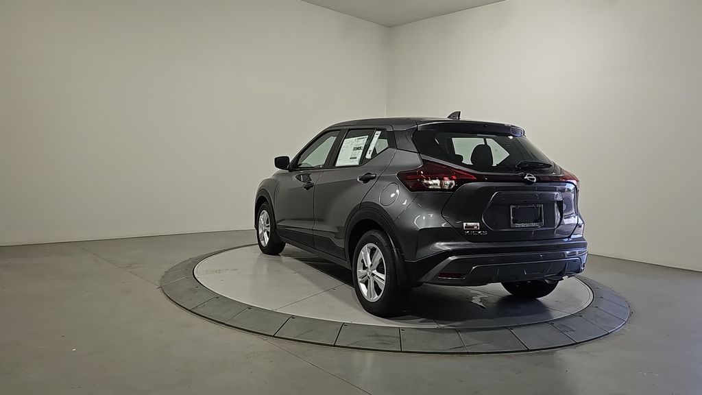 2025 Nissan Kicks Play S photo 3