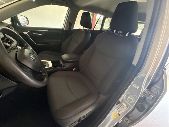 2024 Toyota RAV4 XLE photo 14