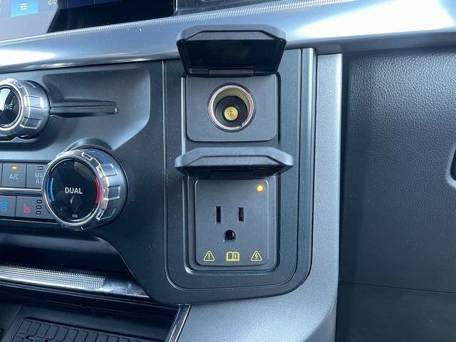 2025 Ford F-150 Lariat photo 34