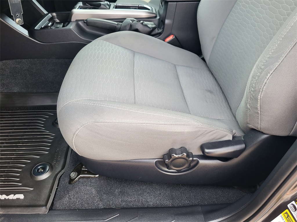 2017 Toyota Tacoma SR5 photo 13