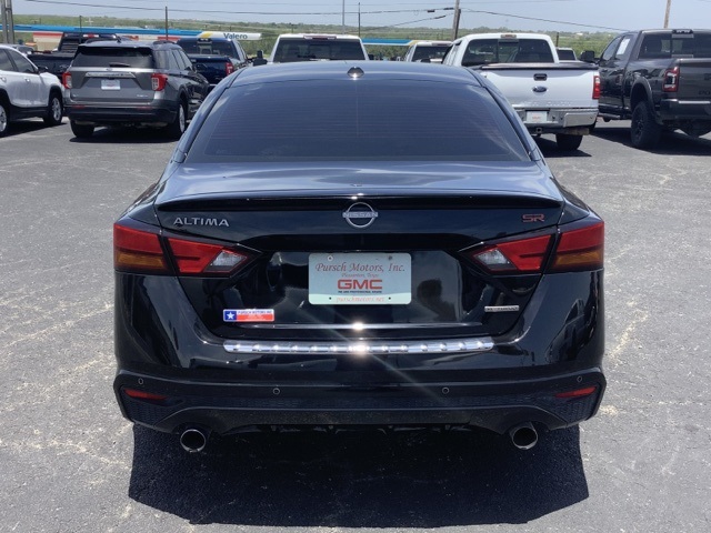 2023 Nissan Altima SR photo 6