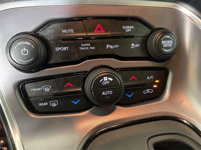 2022 Dodge Challenger R/T Plus photo 29