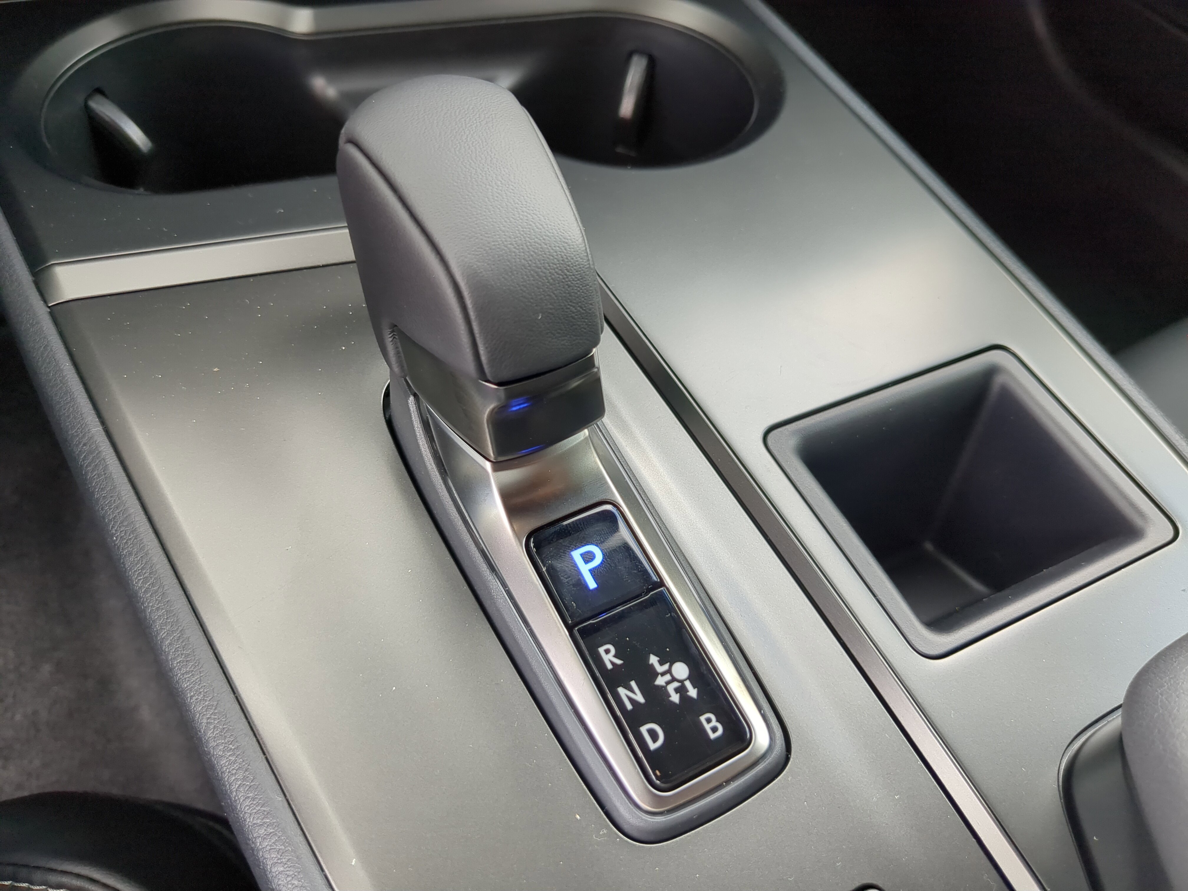 2025 Lexus UX photo 22