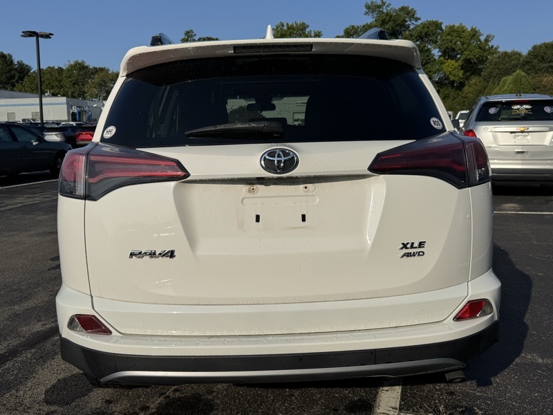 2018 Toyota RAV4 XLE photo 3