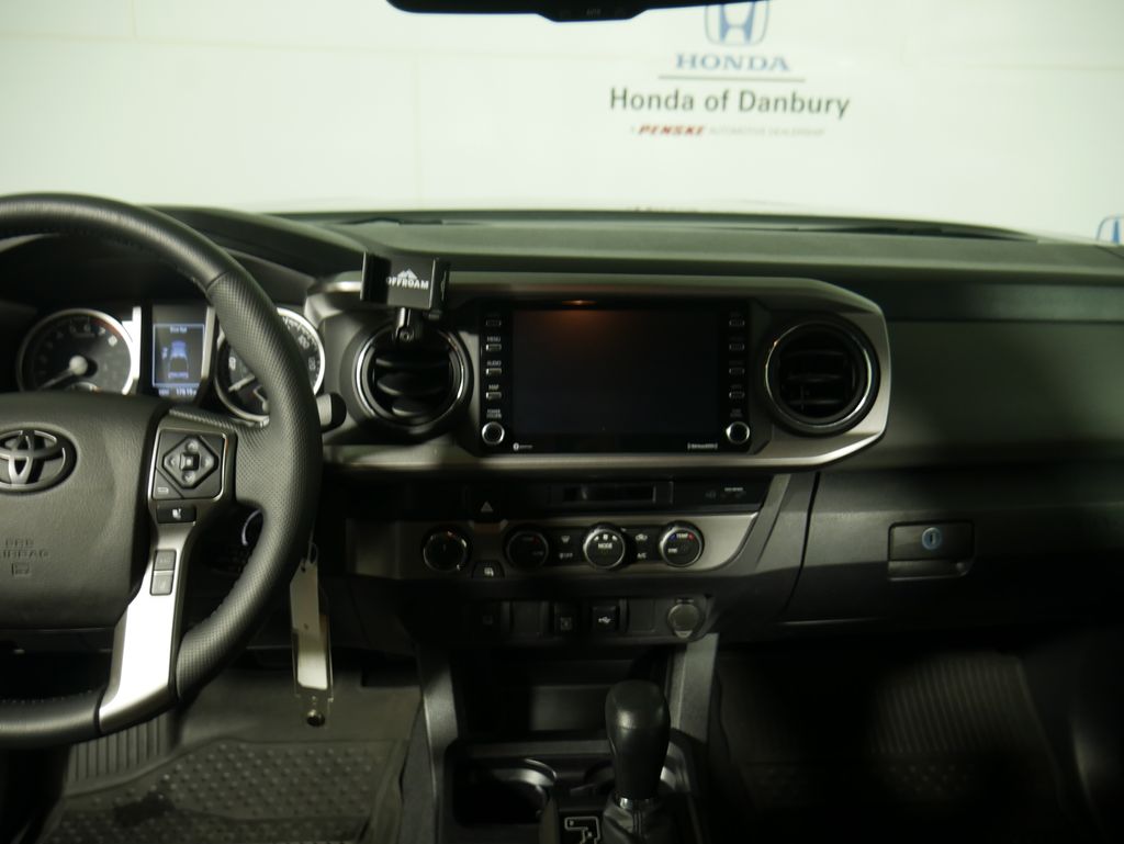 2022 Toyota Tacoma SR5 photo 12