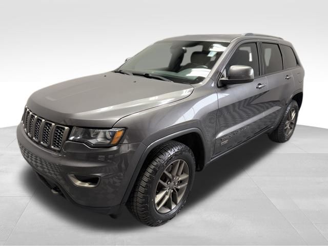 2016 Jeep Grand Cherokee Laredo's photo