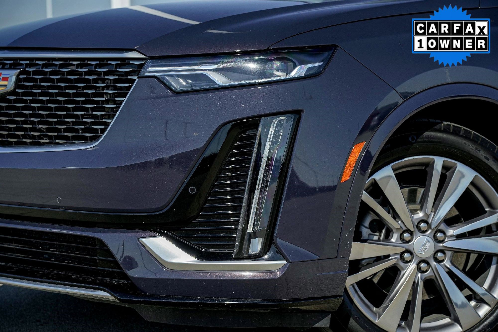 2025 Cadillac XT6 Premium Luxury photo 3