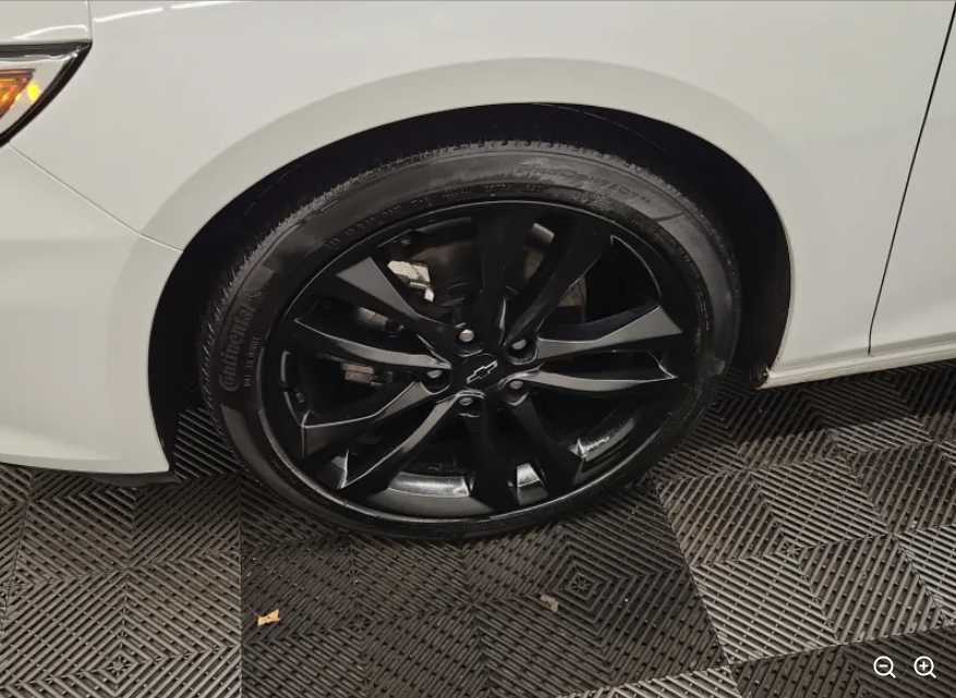 2024 Chevrolet Malibu 1LT photo 2