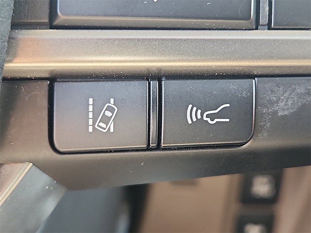 2023 Lexus GX Premium photo 25