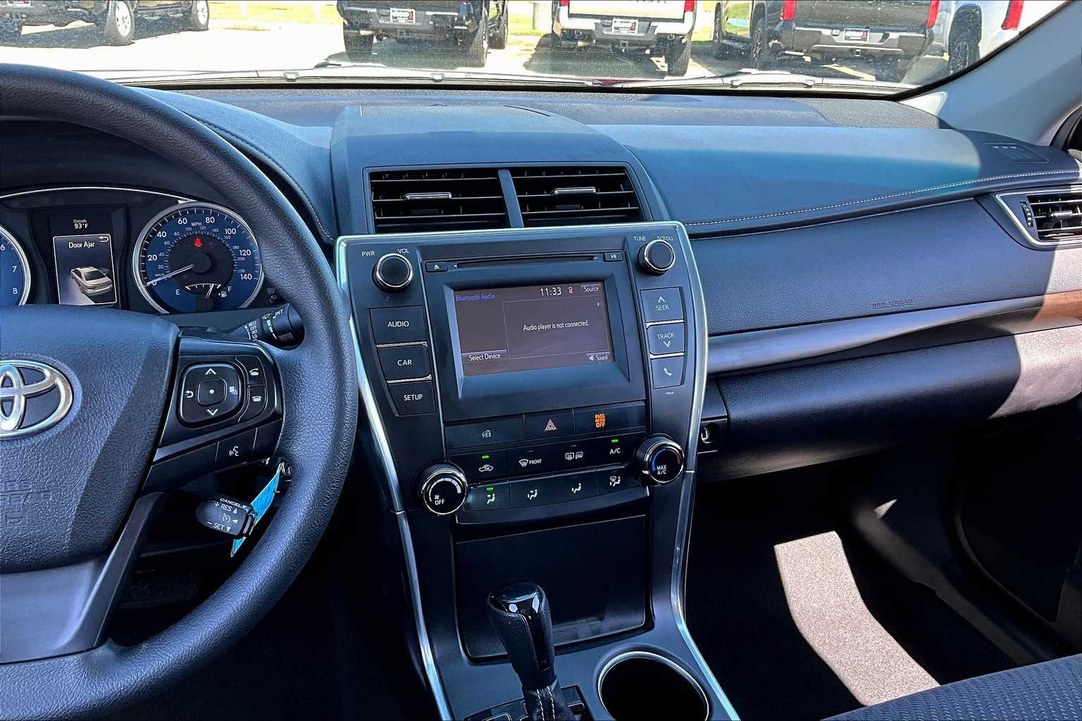 2017 Toyota Camry LE photo 6