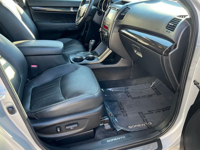 2012 Kia Sorento SX photo 26