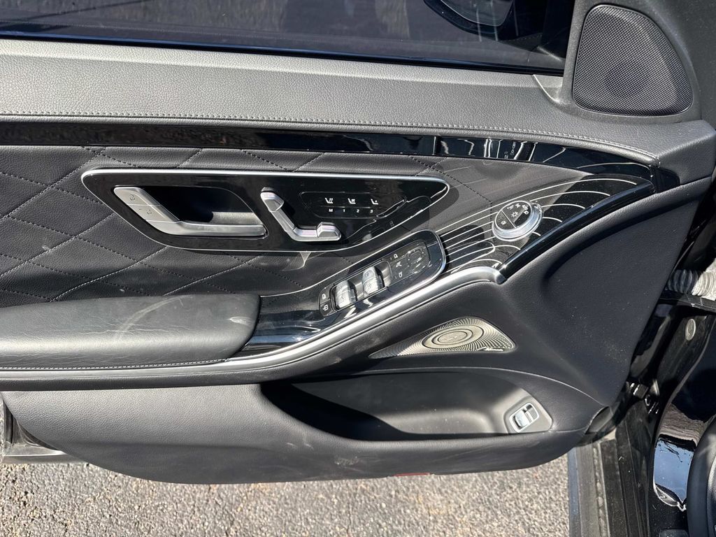 2022 Mercedes Benz S 580 4MATIC photo 13