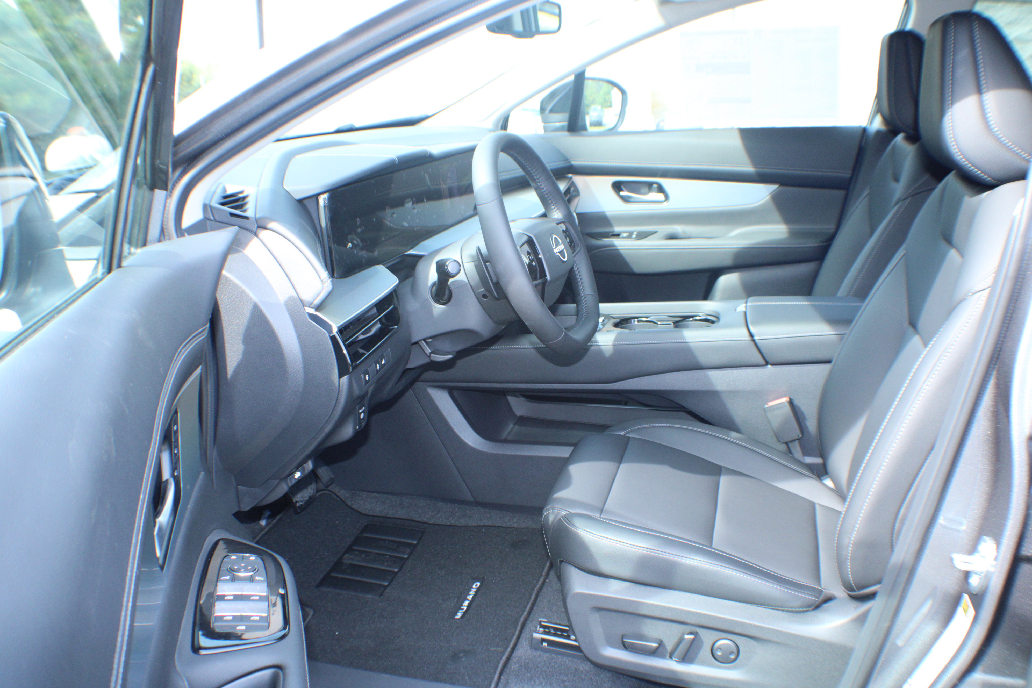 2025 Nissan Murano SL photo 11
