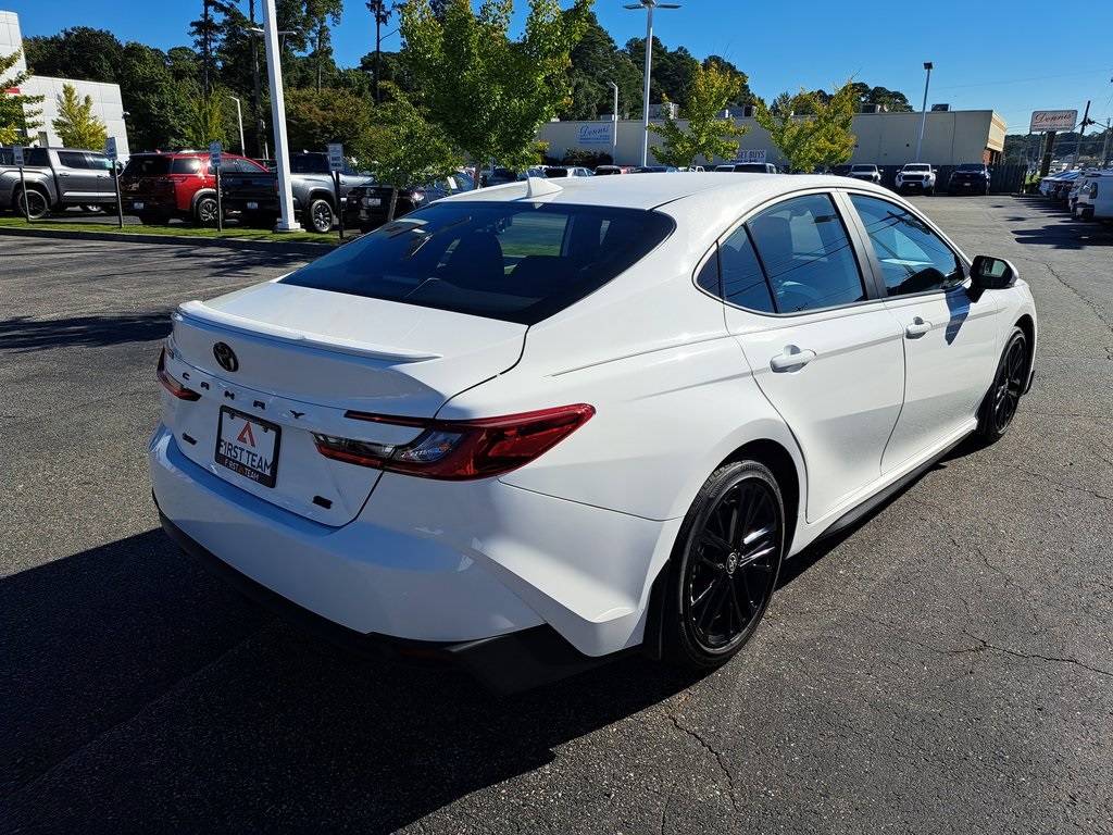 2025 Toyota Camry SE photo 8