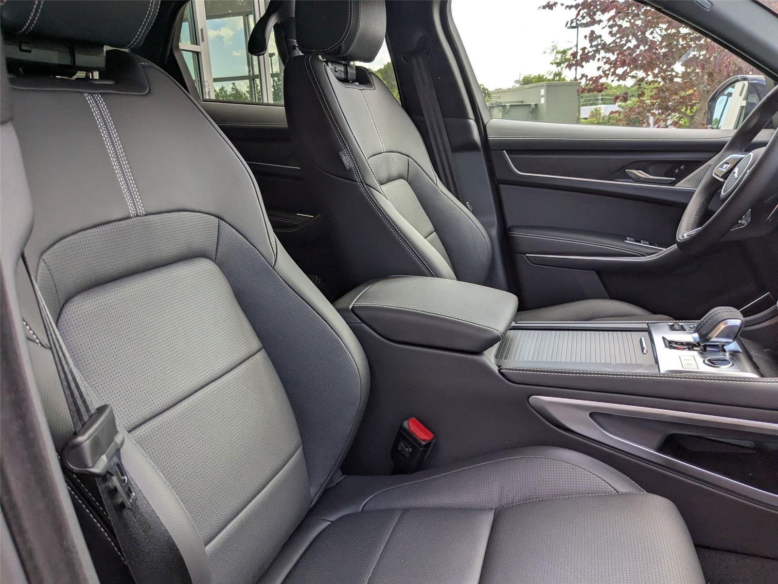 2026 Jaguar F-PACE P250 R-Dynamic S photo 29