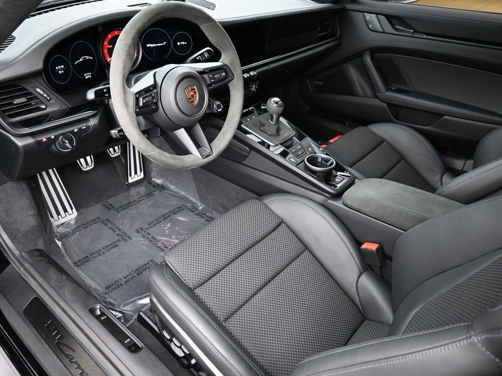 2024 Porsche 911 T photo 3