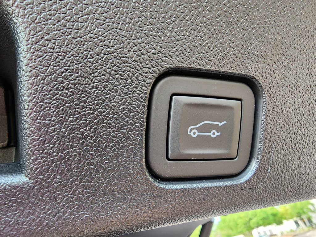 2025 Chevrolet Traverse photo 25